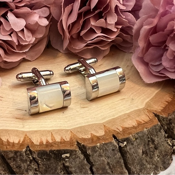 Elegant Silver and Mother of Pearl 3 Pcs Set Cufflinks & Tie Clip - Picture 7 of 17